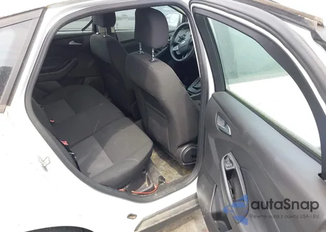 2015 Ford Focus Se z USA, uszkodzony, nr VIN 1FADP3K21FL315660